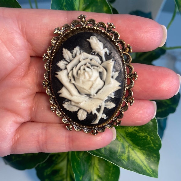 Vintage Jewelry White Rose Cameo Brooch Gold Tone Metal Collectible