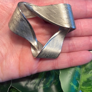 Vintage Silver Tone Brooch Pin Swirl Minimalist Great Gift