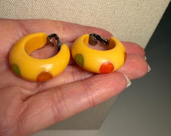 Bakelite Vintage 1940s Butterscotch Polka Dot Hoop Clip On Earrings Red Green Yellow Spots