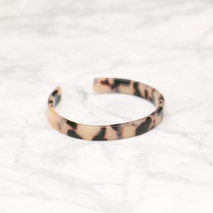 Schildpatt Armreif aus Cellulose Acetat