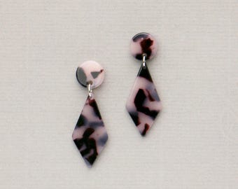 Pendientes de acetato con forma de rombo y caparazón de tortuga