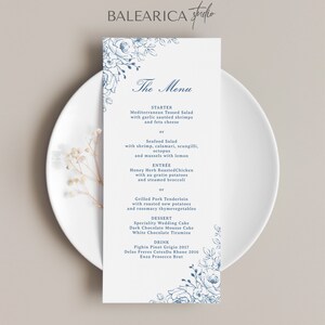 Plantilla de menú de boda azul polvoriento - Menú de delicadas flores de rosas larga, elegante tarjeta de cena editable DIY, recepción de invierno azul francés, EMMA