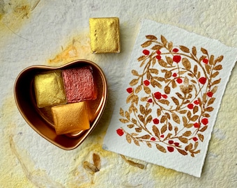 Heart Gold mica 3 color palette. Gold mica watercolor paint, Handmade pearlescent gold colors. Gold shimmer watercolor paint.