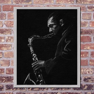 Puede incluir: Un dibujo en blanco y negro de una persona tocando un saxof&oacute;n. La persona est&aacute; dibujada en blanco sobre un fondo negro.