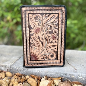 Tooled leather book cover or Bible Cover with zip closure. Book Cover. Book Case | Christmas Gift | Professional Gift Corporate