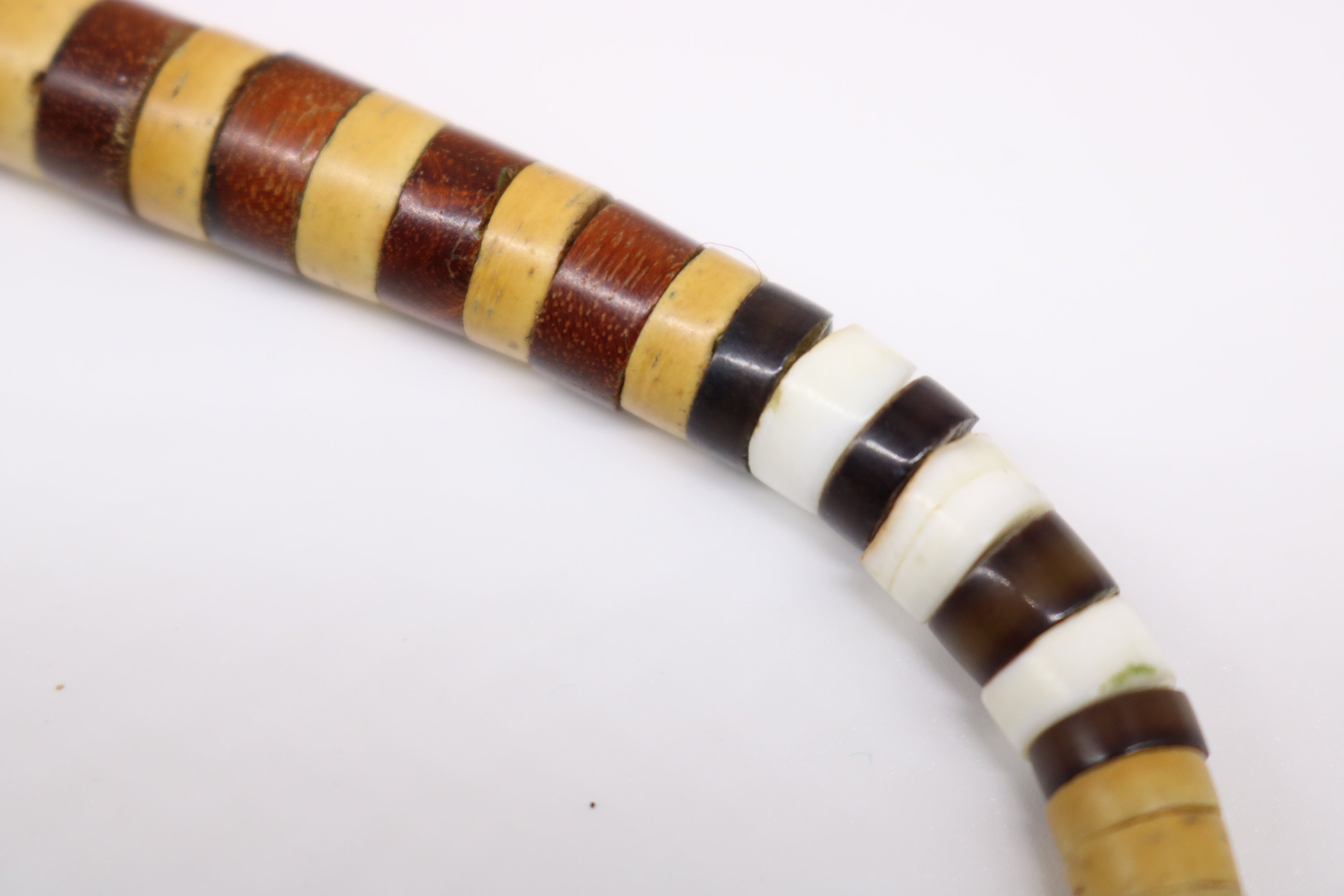 Minimalist plastic and wooden necklace L 44 cm / 173 inch