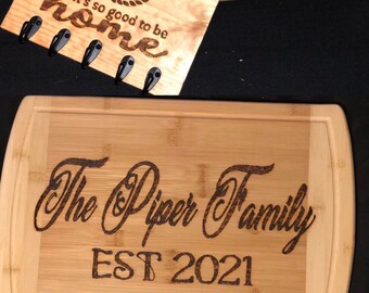 Makler Geschenk Set| personalisierte Schneidebrett | personalisierte Wi-Fi-Tafel | Makler Abschluss Geschenk | Schneidebrett aus Holz | Schlüsselhalter