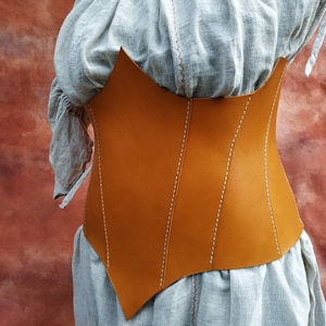 Ledergürtel mit Korsett: Mittelalterliches Steampunk Kostüm