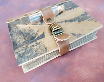 Ecoprint Leder Journal mit Geheimnis, Miniatur Grimoire, Bücher der Schatten, Leder Journals, Miniaturbuch, Replik
