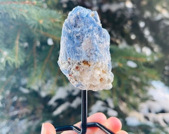 Cianita azul, Cianita azul en bruto, Cianita azul sobre soporte de metal, Piedra de cianita azul en bruto, Cristales y piedras curativas, Cristal de chakra