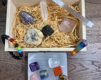 Premium Healing Crystals Kit in Wooden Box - 7 Chakra Tumbled Stones, Rose Quartz, Amethyst Cluster, Crystal Points, Chakra Lava Pendulum