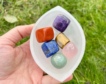 Ojo de tazón SELENITE, Tazón de selenita, Tazón de carga de cristal, Tazón de ofrenda, Tazón ritual, Tazones de selenita, Tazón ovalado de selenita