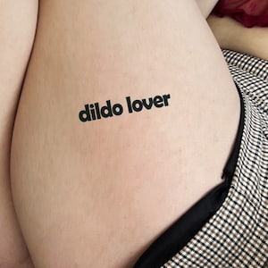 2 tatuajes temporales de amante de los dildos