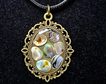UV Resin Abalone Shell Necklace | Vintage Style Jewelry | Pearlescent Necklace