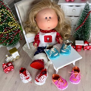 SNEAKERS de piel auténtica para muñeca Mia nines d’onil 30 cm