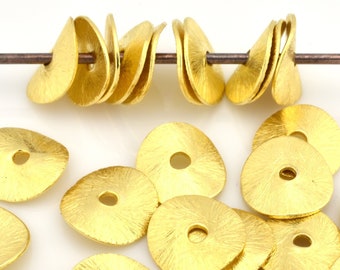 10 mm - 10 piezas de cuentas espaciadoras de disco onduladas chapadas en oro, chips de papa cepilladas, espaciadores de disco chapados en oro para hacer joyas