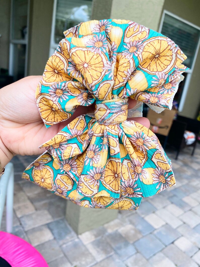 Lemon flower messy bow