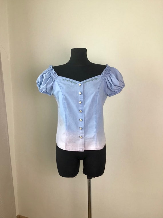 Vintage Women’s Size M Pale Blue & Pink Cotton Blouse Puffy Sleeve Embroidered Fitted Blouse