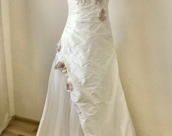 Luxurious Wedding Dress by Agnes Bridal Dream Shampagne & White Color Lace Flower Appliqué Five Layer Skirt Size S