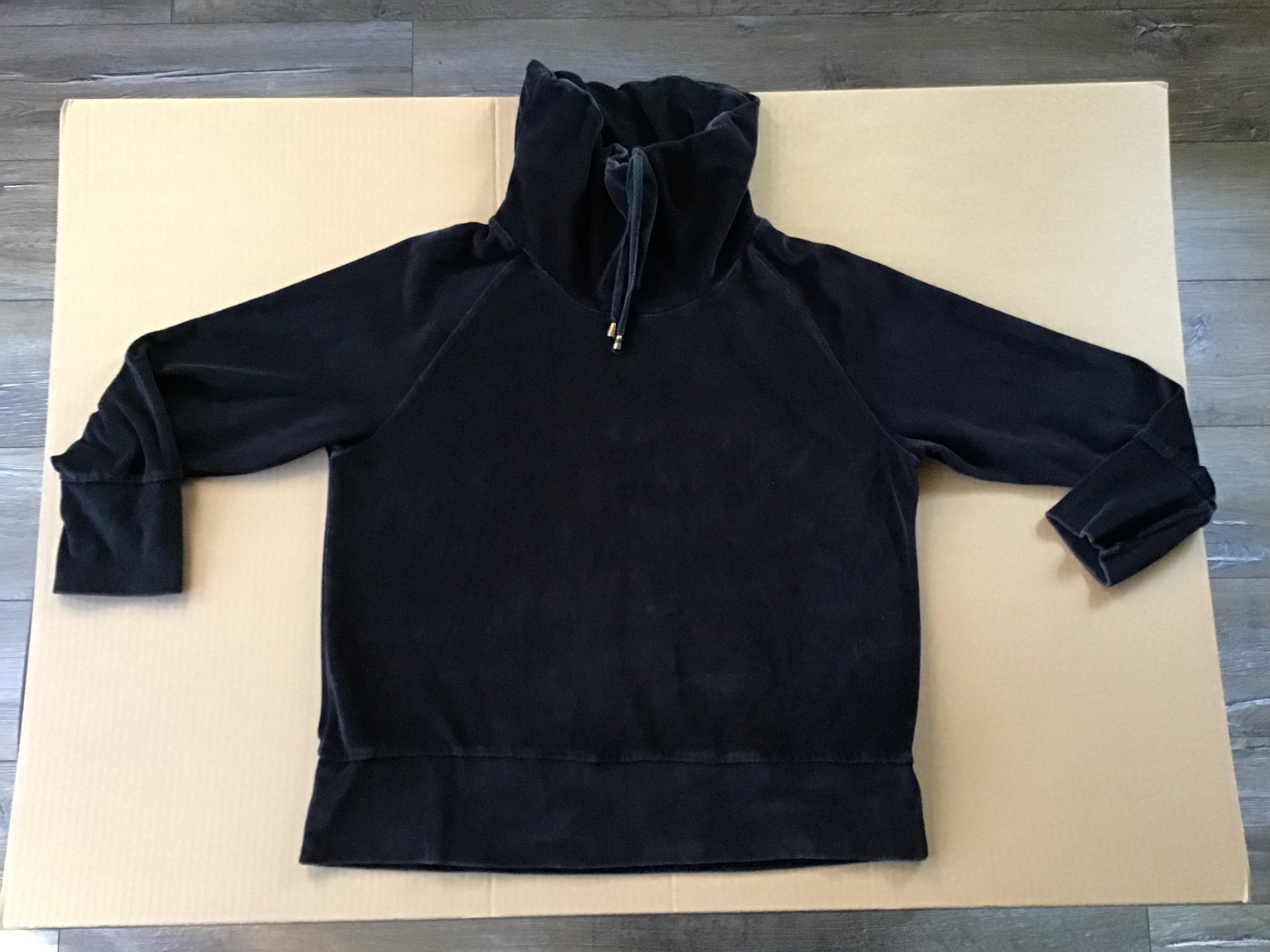 Black velvet sweater hotsell