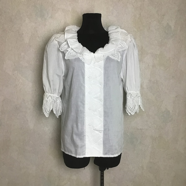 Vintage Woman’s 60s” 70s” Size M White Blouse Puffy Sleeve Blouse with Lace