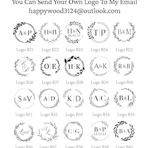 K&ouml;nnte beinhalten: Eine Sammlung von zwanzig kreisf&ouml;rmigen schwarz-wei&szlig;en Logodesigns mit verschiedenen Initialen und botanischen Kranzmotiven. Der Text oben lautet: You Can Send Your Own Logo To My Email happywood3124@outlook.com. Jedes Design ist mit B21 bis B40 beschriftet.
