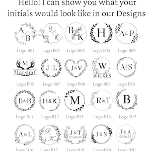 K&ouml;nnte beinhalten: Eine Sammlung von zwanzig schwarz-wei&szlig;en, kreisf&ouml;rmigen und geometrischen Logodesigns mit Initialen, Namen und Daten, umgeben von botanischen Elementen wie Bl&auml;ttern und Blumen. Der Text lautet: Hello! I can show you what your initials would look like in our Designs.