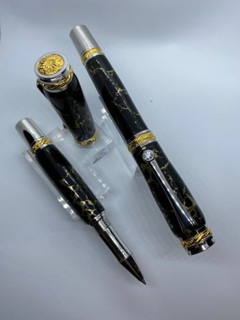 Majestic Fountain Pen and Roller Ball Set Majestic Fountain Pen and Roller Ball Set