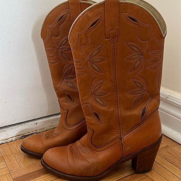 Vintage Acme Dingo Leather Cowboy Boots