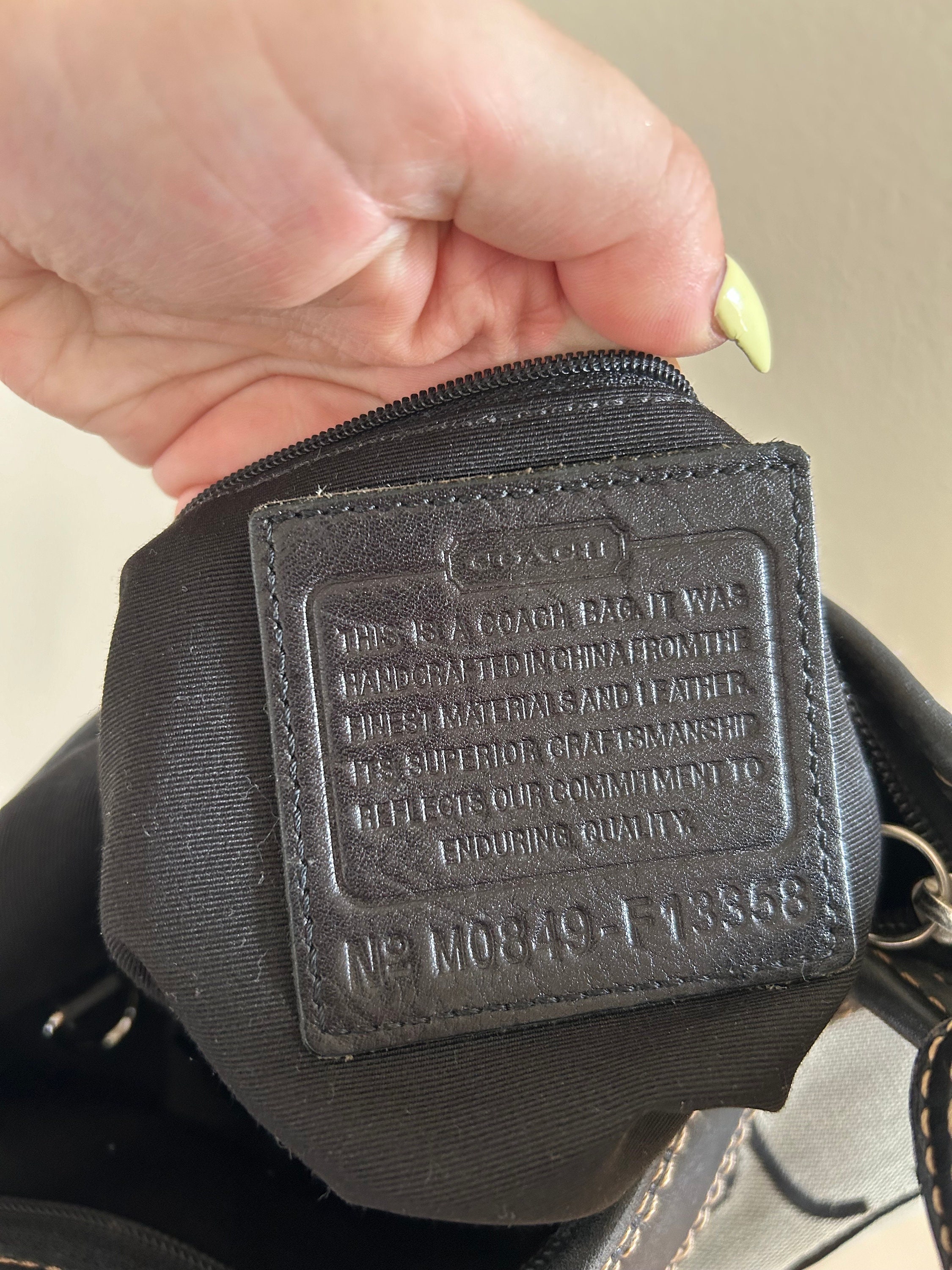 バッグ Authentic Vintage Leather Coach Handbag COACH Z27748 Vintage Hampton Turn lock North South Leather