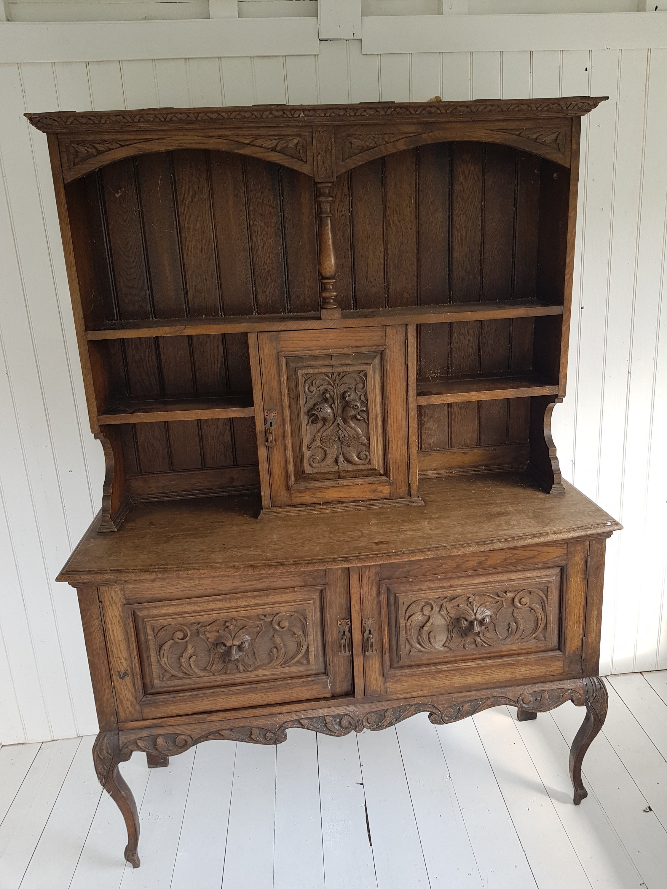 Belle Commode Sculptée Antique de Jambe Cabriole Chêne.