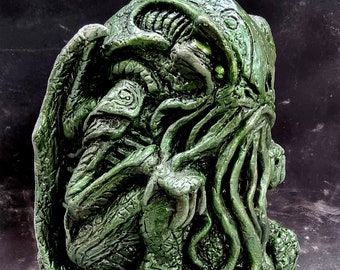 Cthulhu statue prop