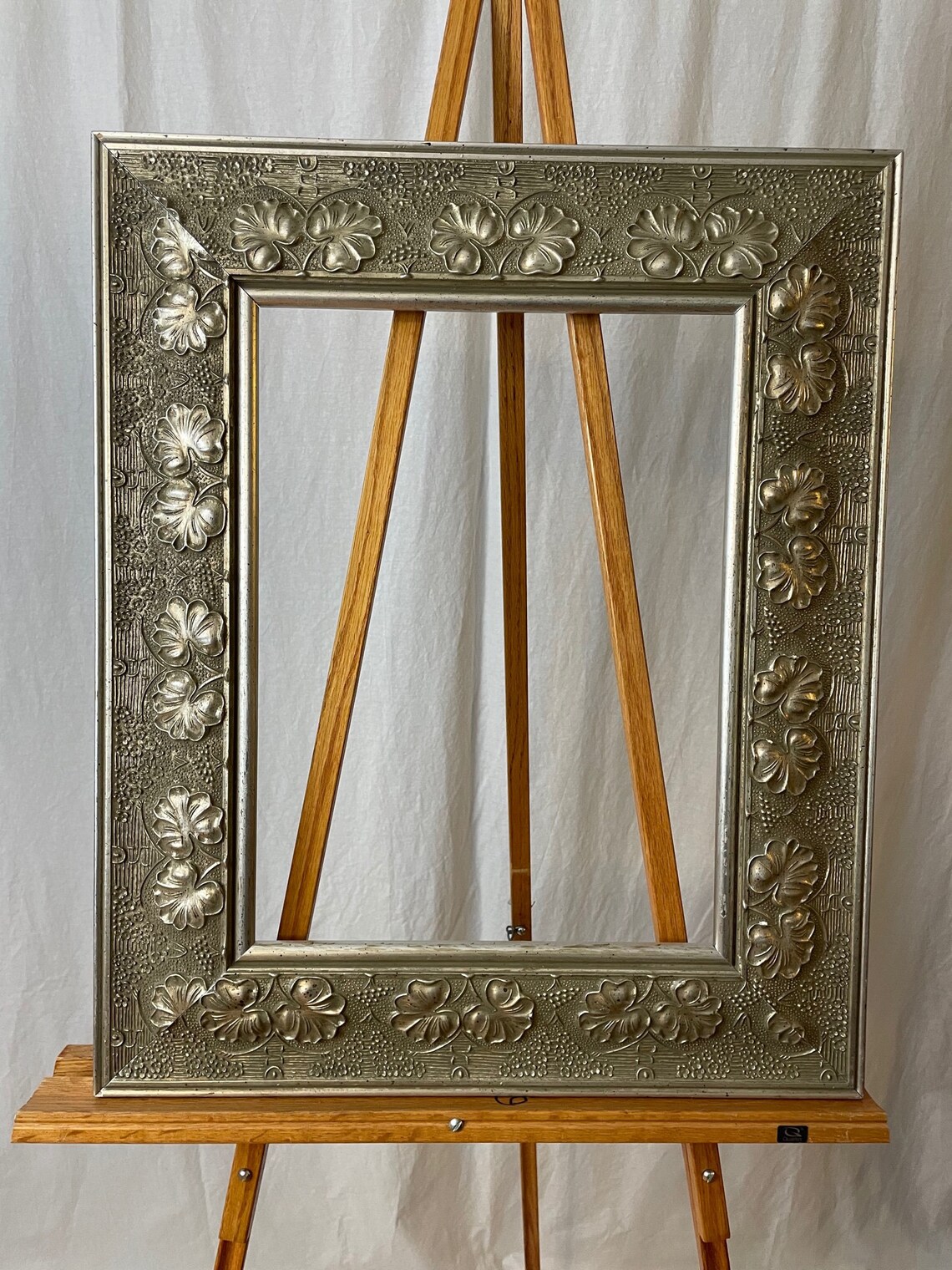 12 x 16 Vintage Frame Silver Shamrock Very Heavy Moulding Etsy