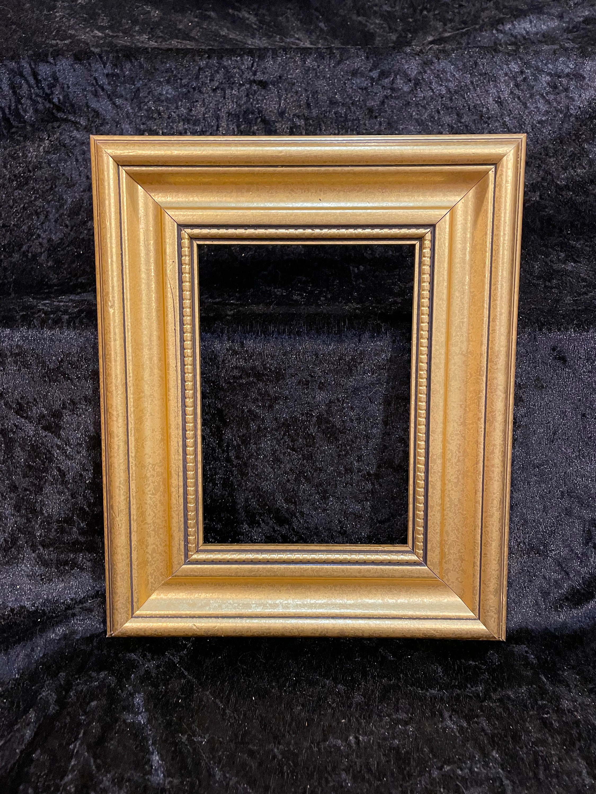 Gold Frame 50x70 cm - Buy golden metal frame online
