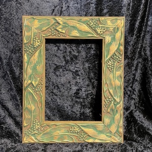 Ivy - Non-Wood Vintage Picture Frames - Variety of Sizes