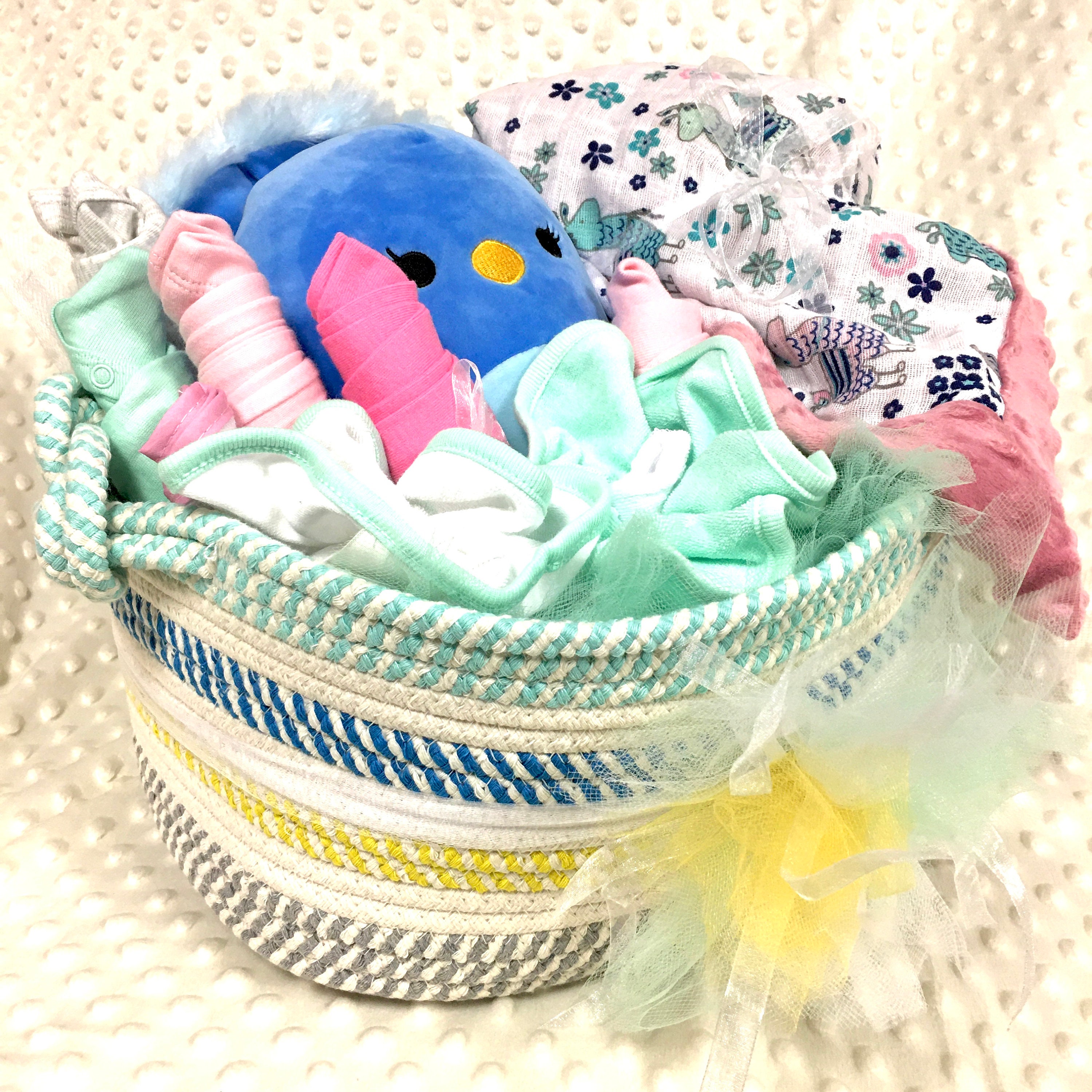 Holz Baby Geschenkkorb Rosa - Personalisierbarer Wäschekorb Mit Griff Für Babyparty