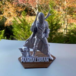 The Mandalorian figurine - Gift for Star Wars and Mando fans
