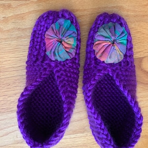 Purple women&#39;s slippers - hand knit
