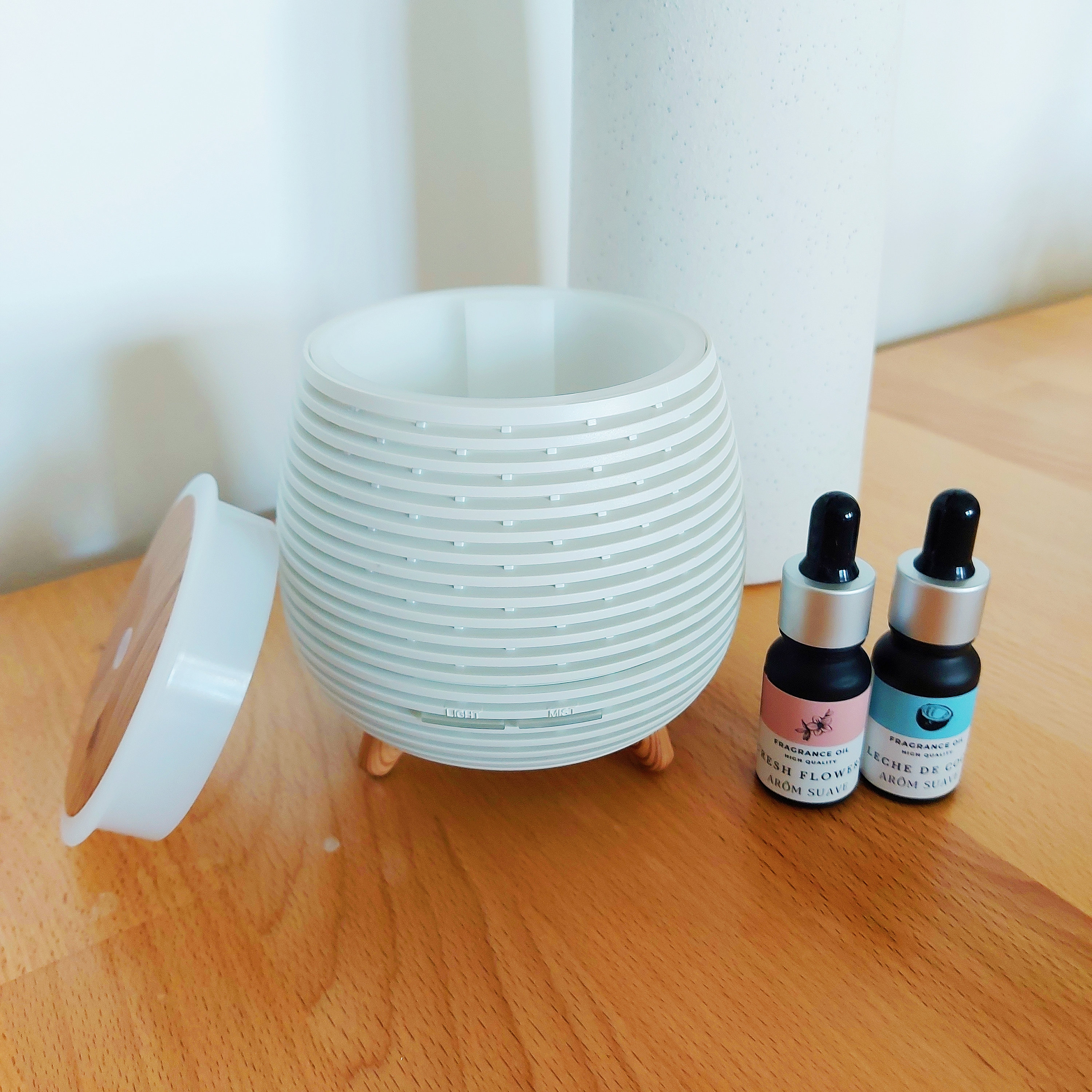 Evelyn Minimalistic White Aroma Diffuser - Humidifier - Ultrasonic ...