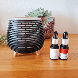 Toby Minimalistic Black Aroma Diffuser - Humidifier - Ultrasonic Diffuser for Essential Oils and Fragrance Oils