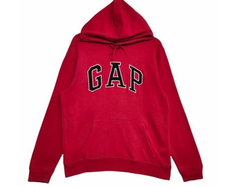 red gap sweater