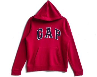 gap red sweatshirt