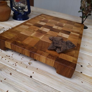 Wood cutting board, chopping board, with rubberized feet, extra large end grain cutting board, butcher block, with big handles, hardwood