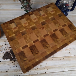 Wood cutting board, chopping board, with rubberized feet, custom end grain wood cutting board, butcher block, with big handles, oak, wood