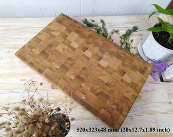 Wood cutting board, chopping board, with rubberized feet, custom end grain wood cutting board, butcher block, mixed hardwood