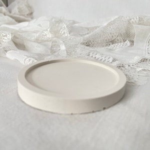 Small tray, lid, round white support, empty hygge decorative pocket