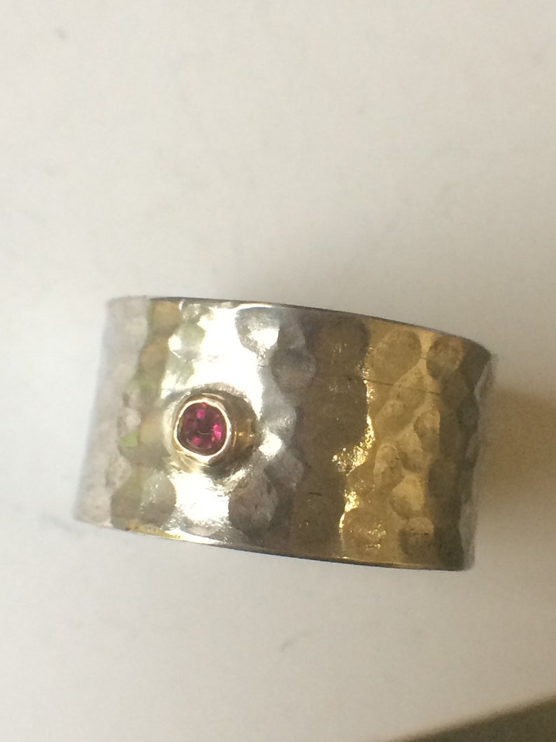 Hammer textured Some reservation Rubelite ring Fees free!! stone
