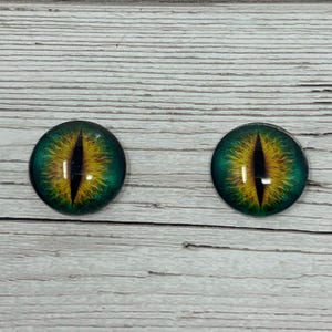 Cabujones de cristal verde con forma de ojo de dragón de 6 mm a 40 mm y forma de ojo de gato (553)