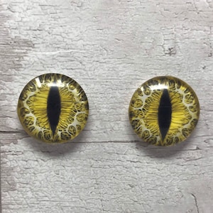 Gele cabochons met glazen oog in de maten 6 tot 40 mm drakenogen katteniris (026)
