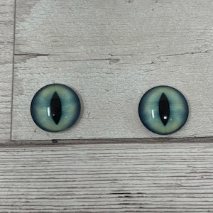 Blue glass eye cabochons in sizes 8mm to 40mm cat eyes dragon iris animal eyes (644)